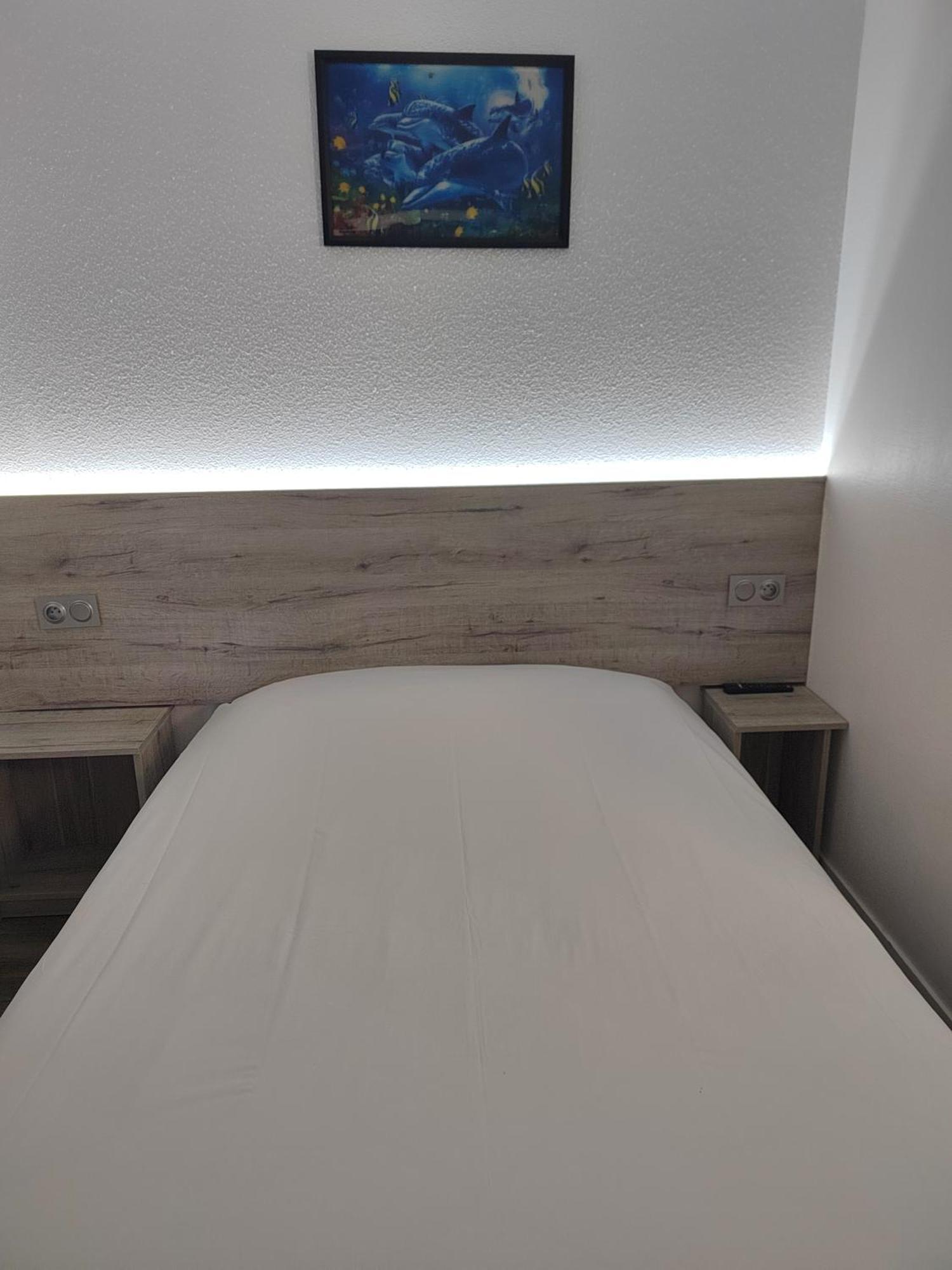 Alpha Hotel Bouafle Ngoại thất bức ảnh