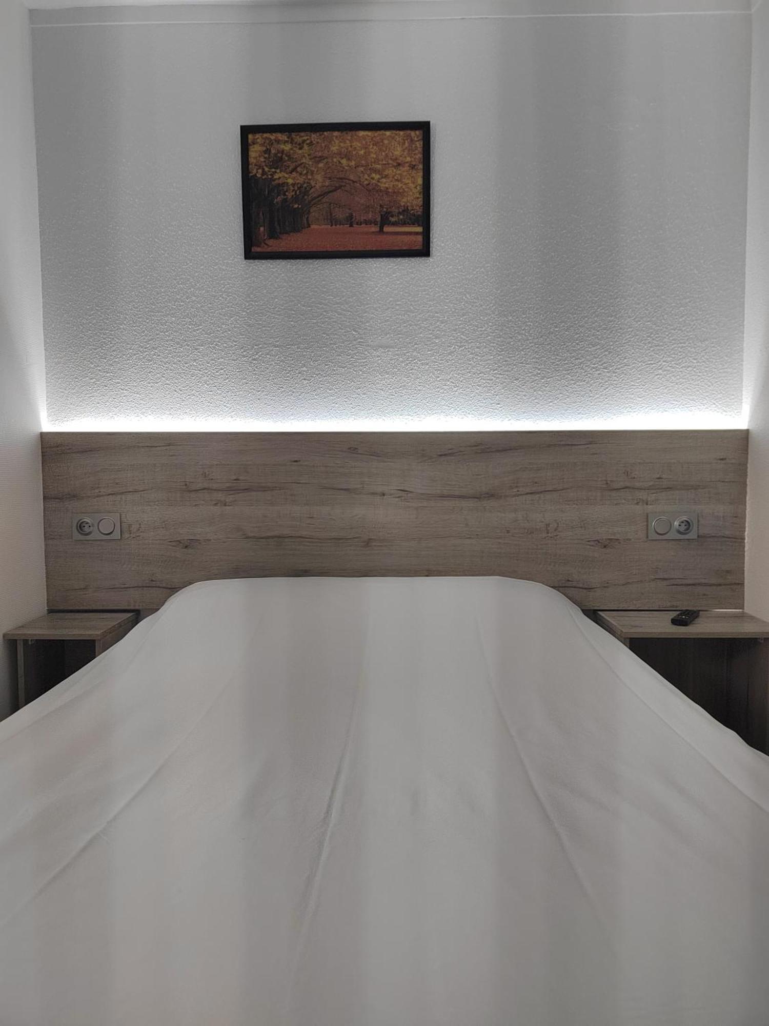 Alpha Hotel Bouafle Ngoại thất bức ảnh