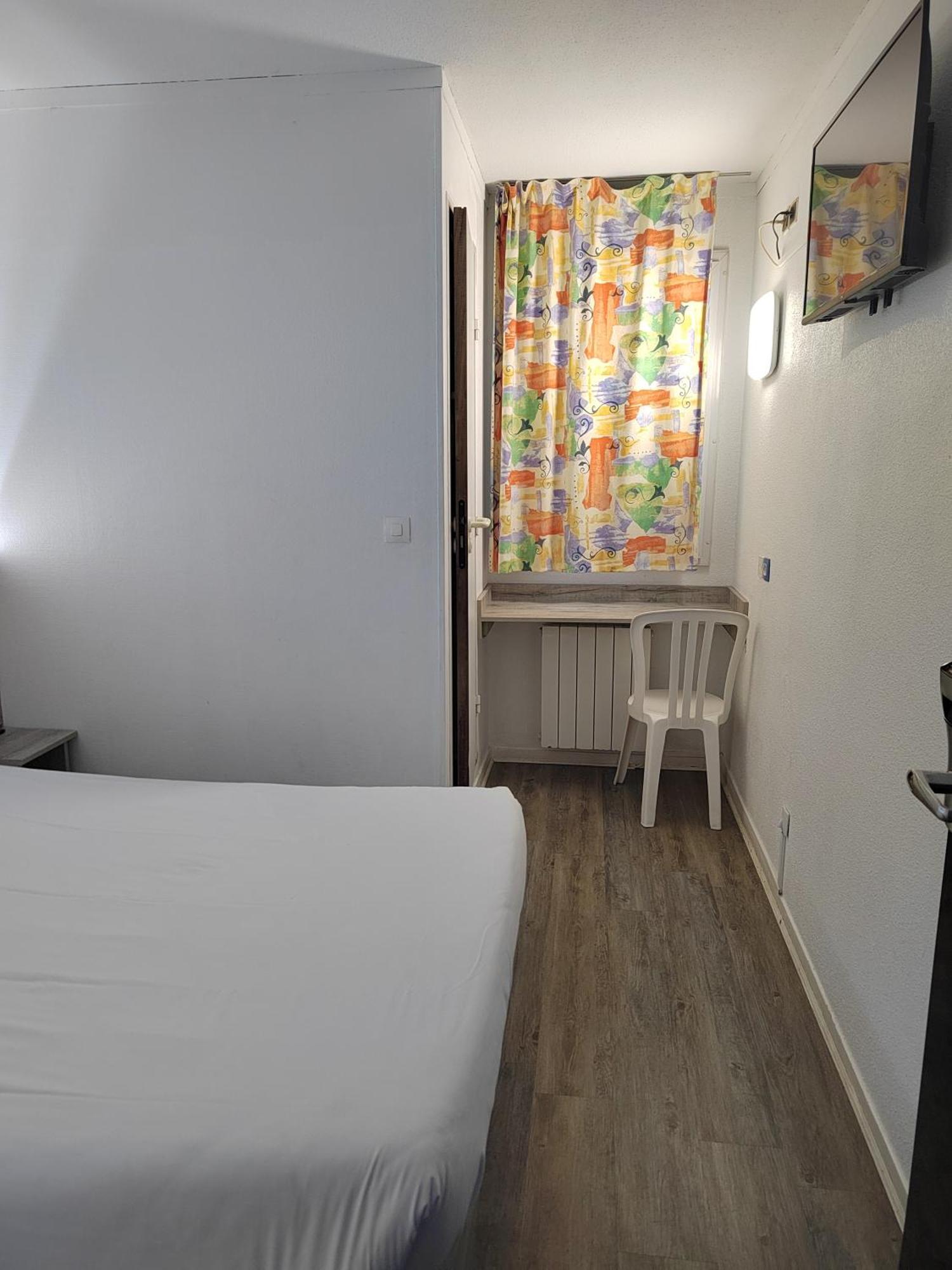 Alpha Hotel Bouafle Ngoại thất bức ảnh
