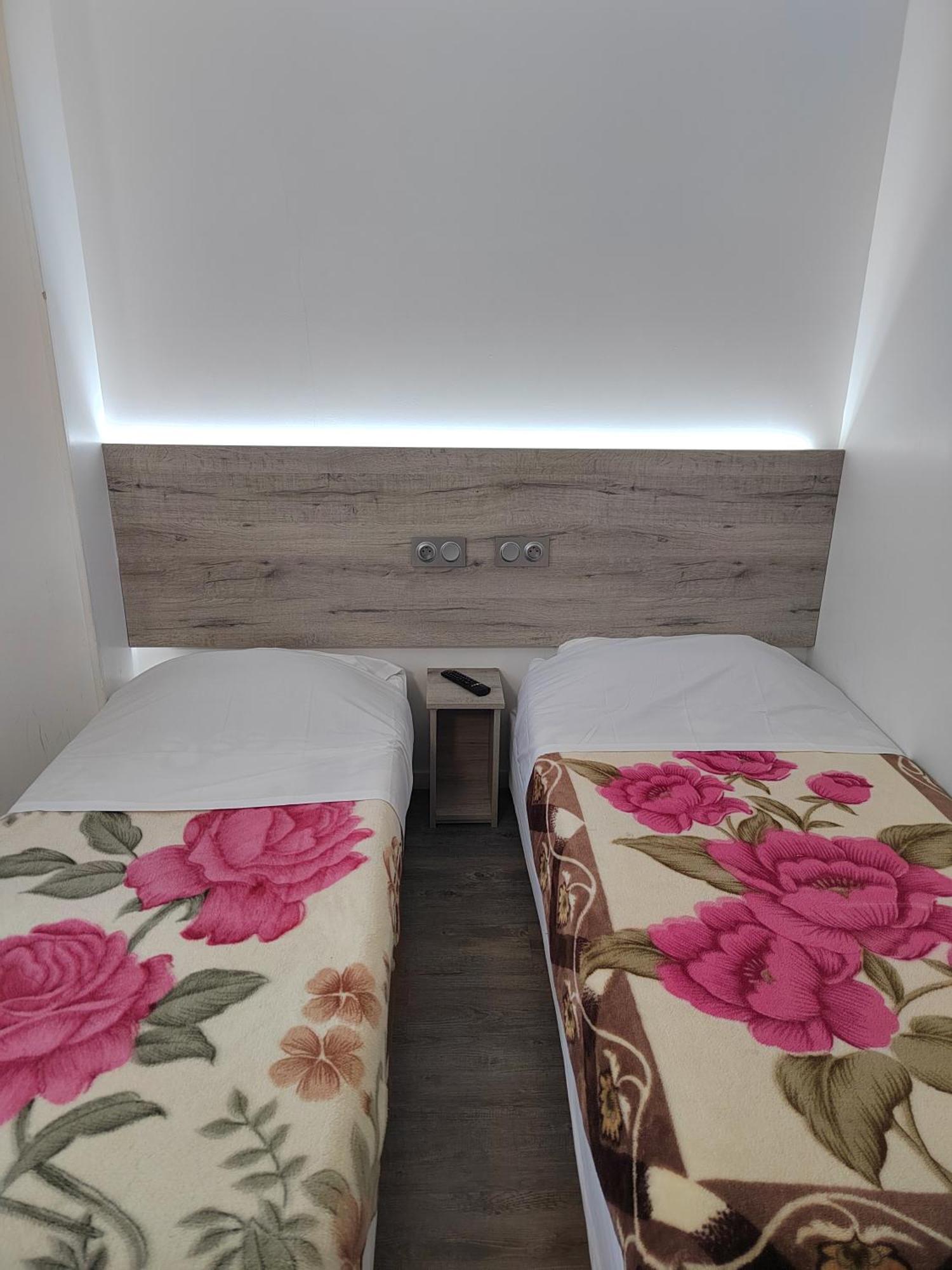 Alpha Hotel Bouafle Ngoại thất bức ảnh