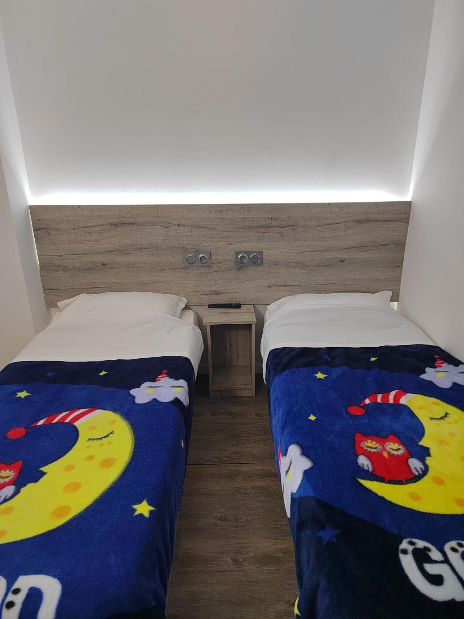 Alpha Hotel Bouafle Ngoại thất bức ảnh