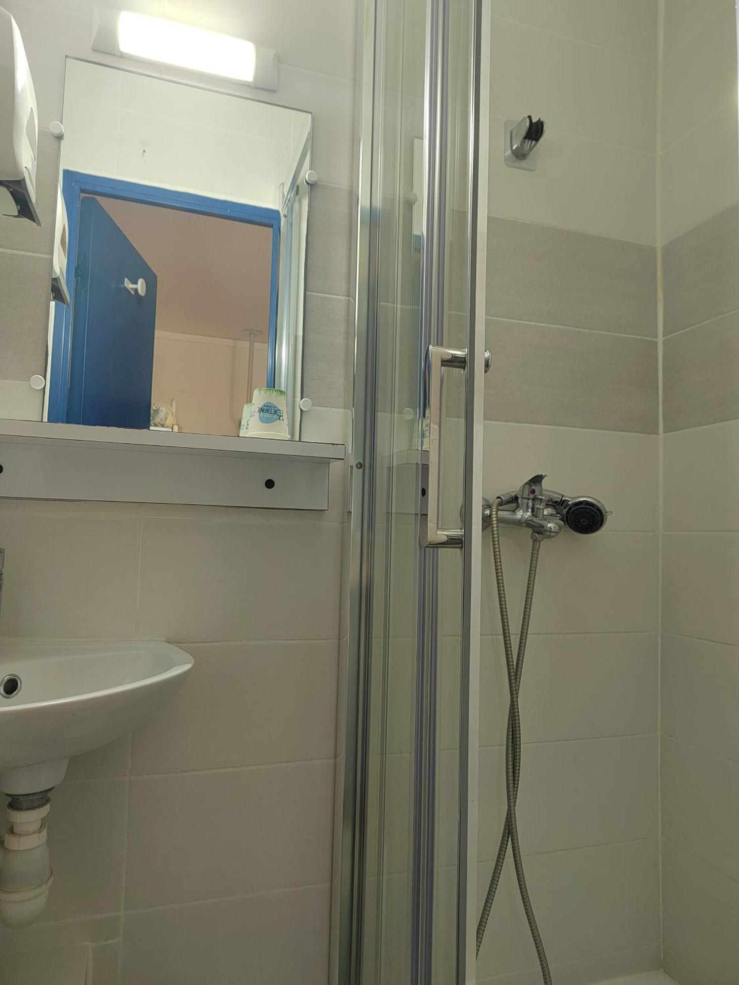 Alpha Hotel Bouafle Ngoại thất bức ảnh