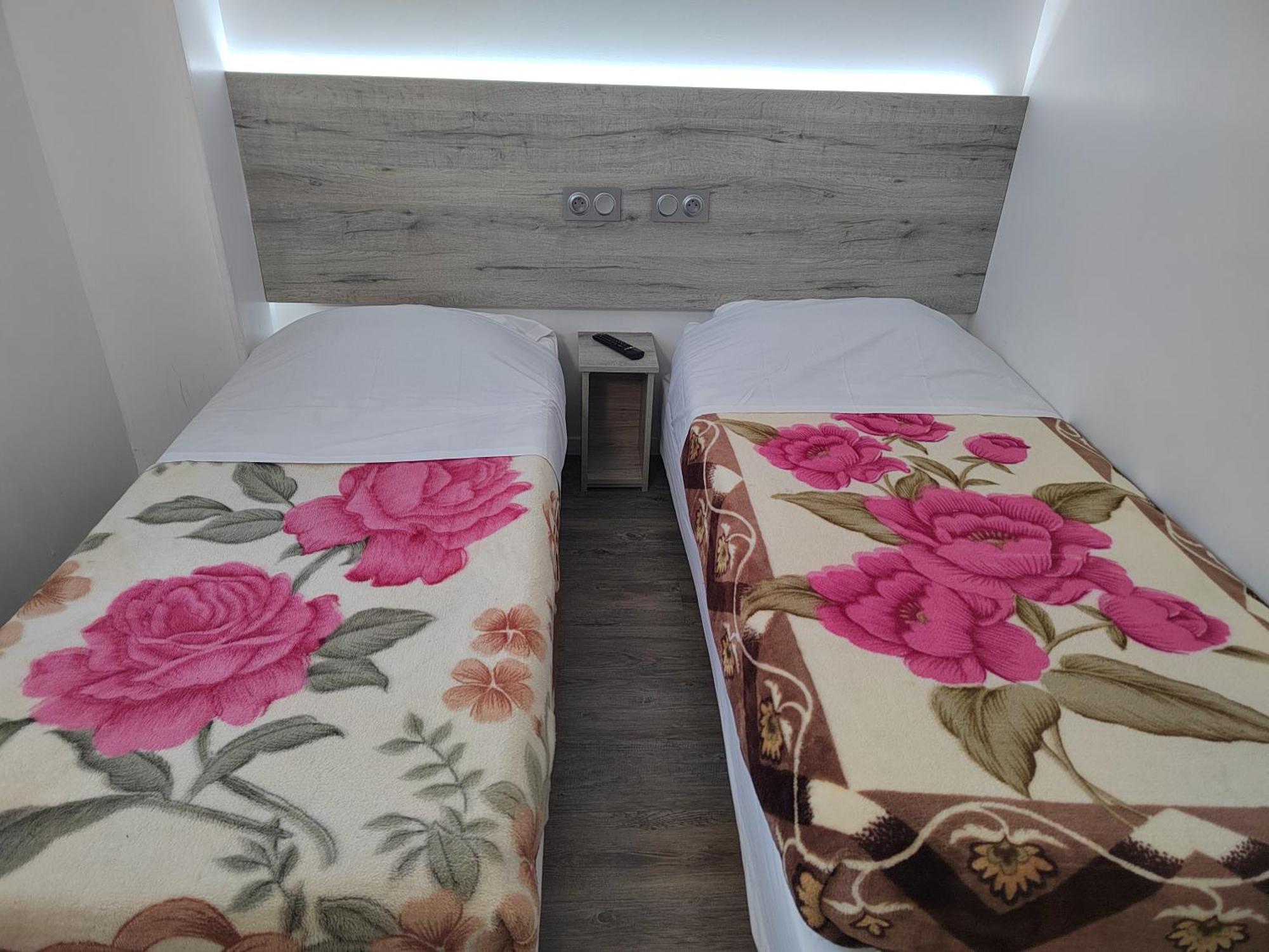 Alpha Hotel Bouafle Ngoại thất bức ảnh