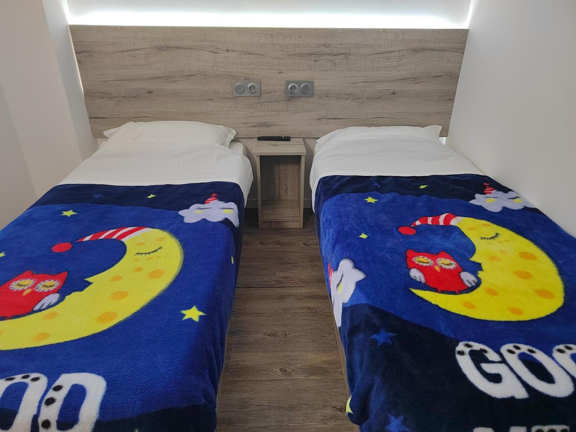 Alpha Hotel Bouafle Ngoại thất bức ảnh