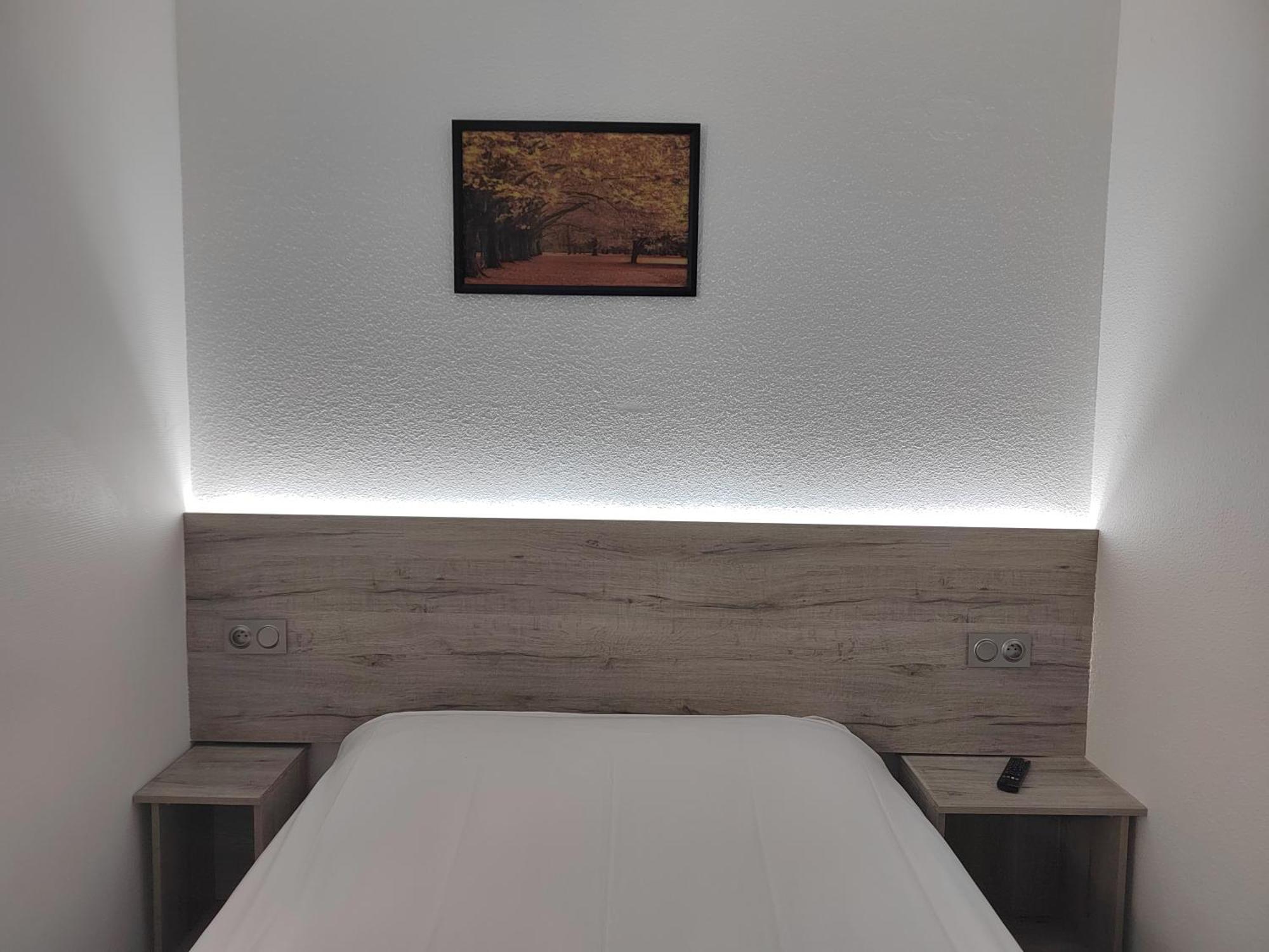 Alpha Hotel Bouafle Ngoại thất bức ảnh